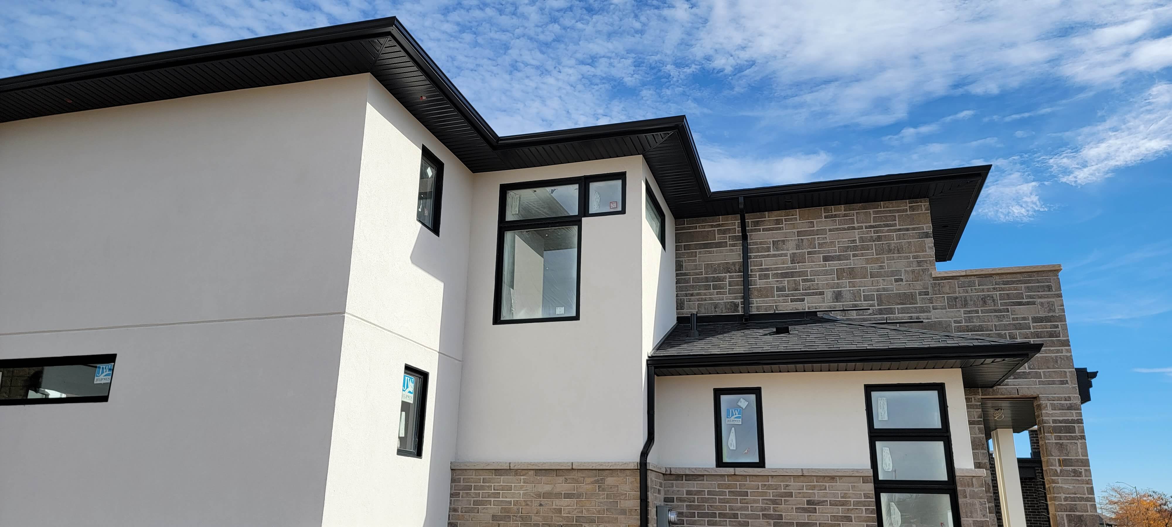 Stucco painting and recoating on a Niagara Region home