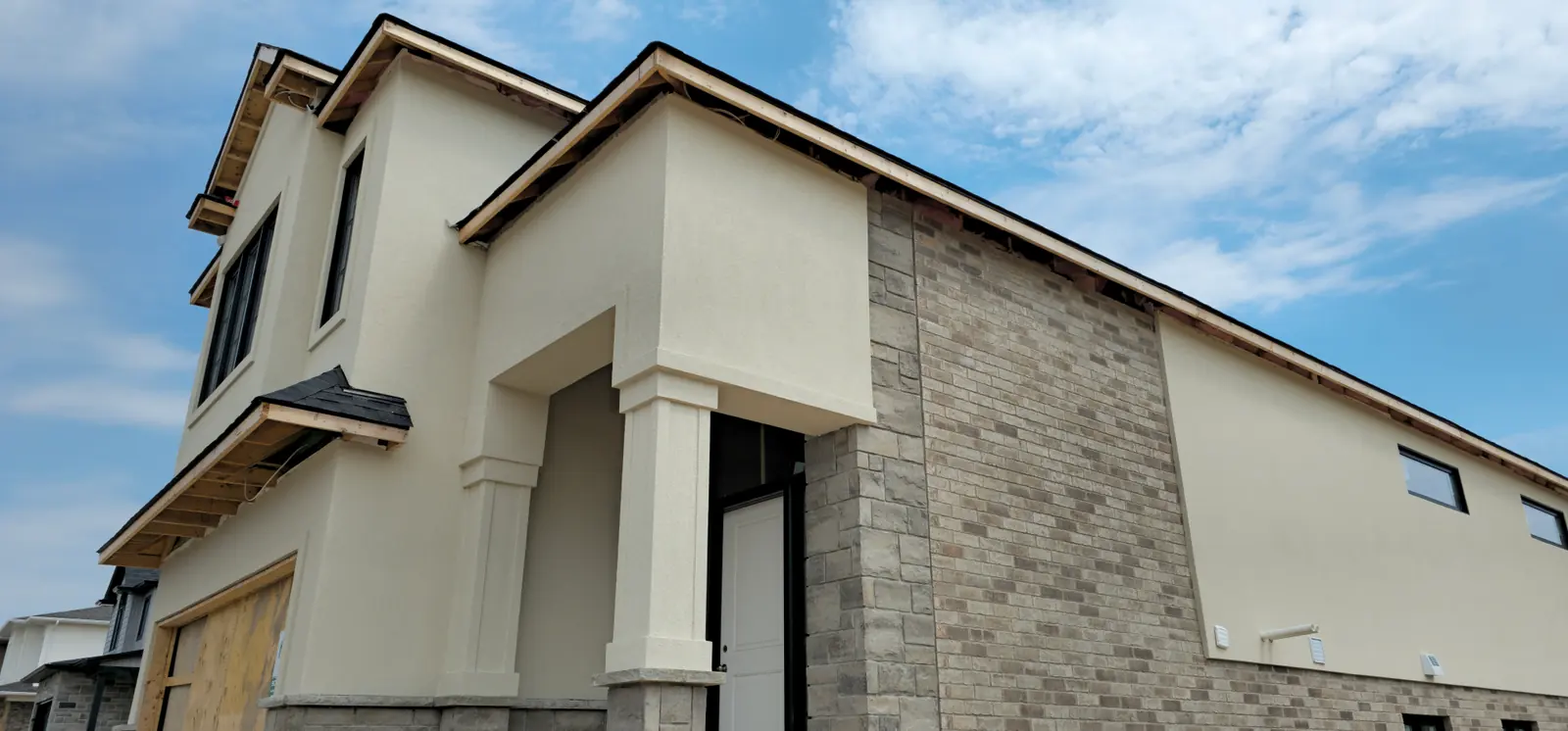 Niagara home exterior stucco finish